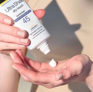 کرم ضد آفتاب نوتروژینا Ultra Sheer SPF 45 حجم 88 میل